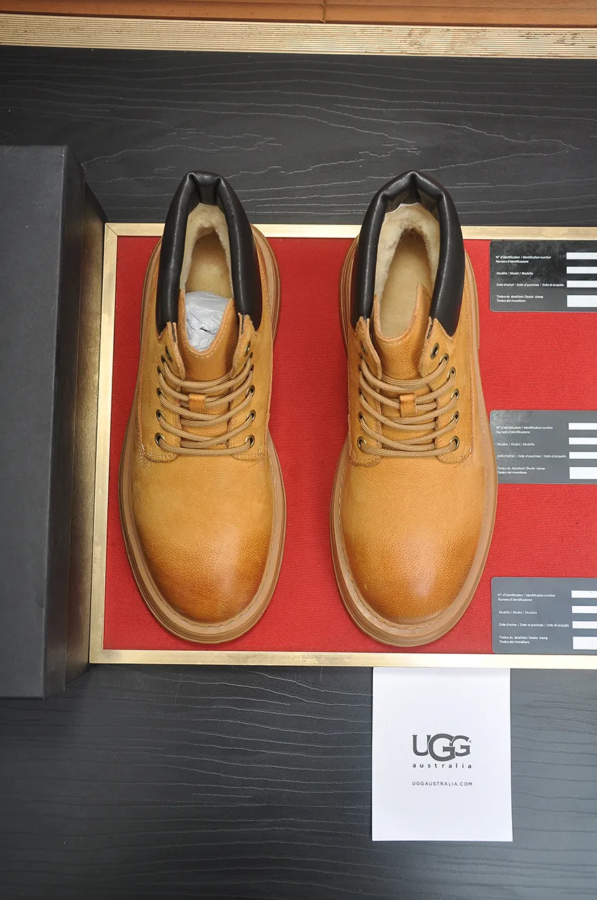 Men's shoes 💰680💶【UGG】(full genuine wool lining) Please pay attention to the quality of the original order and compare the thickness of the wool 🏮🏮Hot style Martin boots from Australia's warm luxury brand men's shoes, official website synchronization, Beckham men's style..., made of imported top-layer waxed cowhide, waxed toe box, Australian real wool velvet lining Carefully sewn...Imported rubber Martin boots outsole (comfortable, soft and wear-resistant). I really like the quality...Exquisite workmanship, you can't put it down once you see it. Code number 39-44